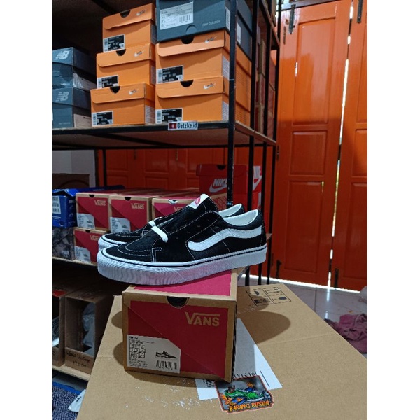 VANS SK8 LOW BLACK TRUE WHITE BW ORIGINAL RESMI NAVYA