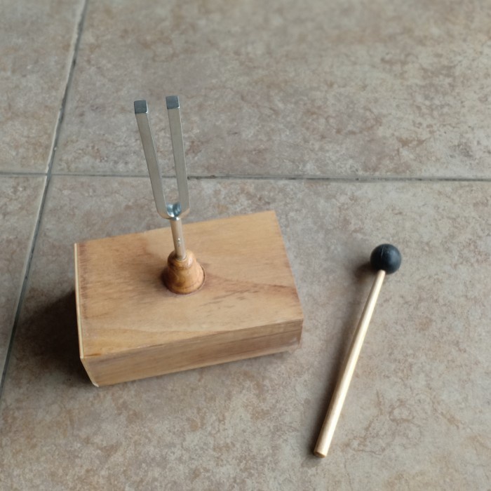 garpu tala dengan kotak resonansi 512 hz alat peraga