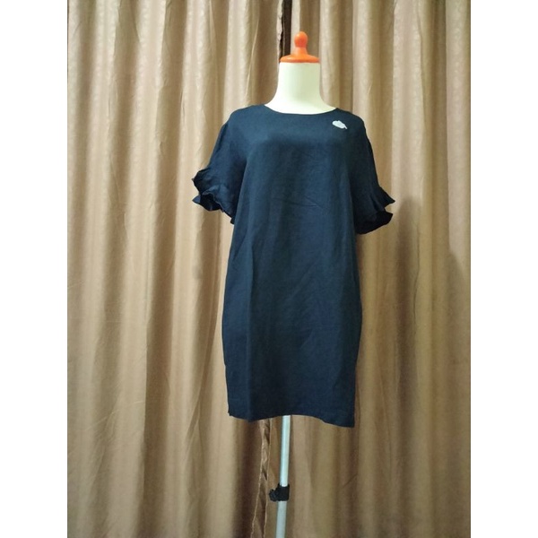 Tunik kancing satu belakang