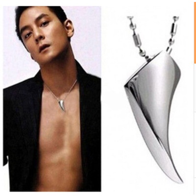 Kalung Model Glossy Ukuran Besar | Kalung Dengan Liontin Bulan Sabit | Perhiasan Bahan Stainless Steel