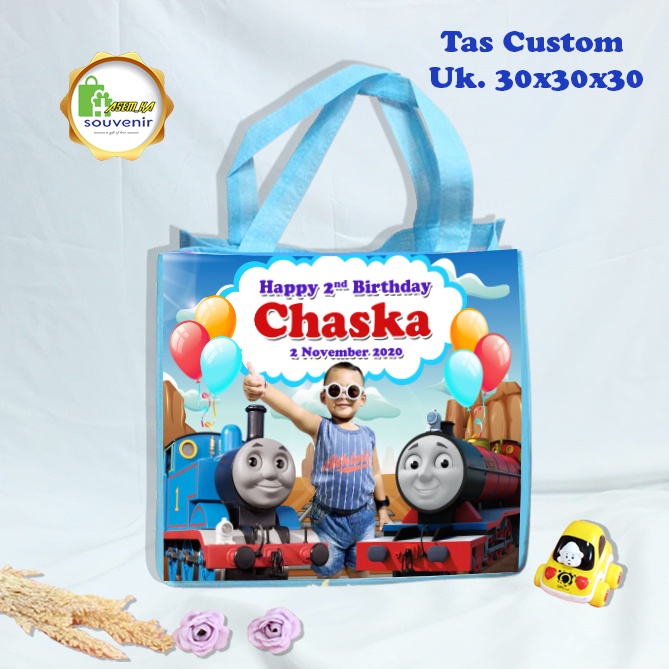 

TAS SOUVENIR ULTAH ANAK CUSTOM UK 30 x 30 x 30 (PXLXT) - JUMBO TEBAL 75 GSM