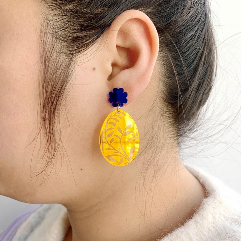 Kelinci Cermin Pink Kreatif Dengan Ukiran Laser Bunga Dan Telur Paskah Bahan Akrilik Berkilau Anting Stud Untuk Wanita