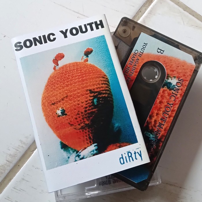 Laris Kaset Pita Nirvana & Sonic Youth