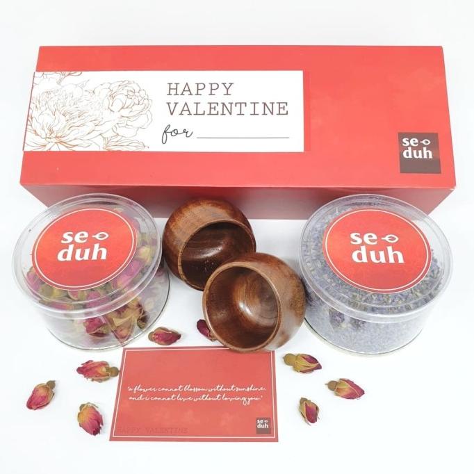 

Spesial Valentine Day Valentine Flower Hamper Gift Set B - Seduh Tisane