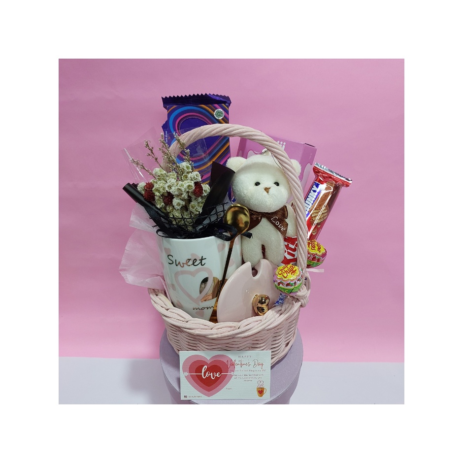 

Love 3 - Valentine Hampers/Coklat Valentine/Kado bucket valentine