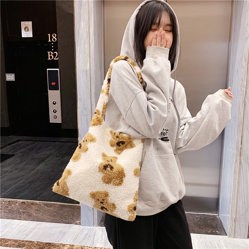 PADDINGTON Totebag Bulu Wanita Korean Button Tas Lucu Aesthetic Fluffy Style Chikoisme