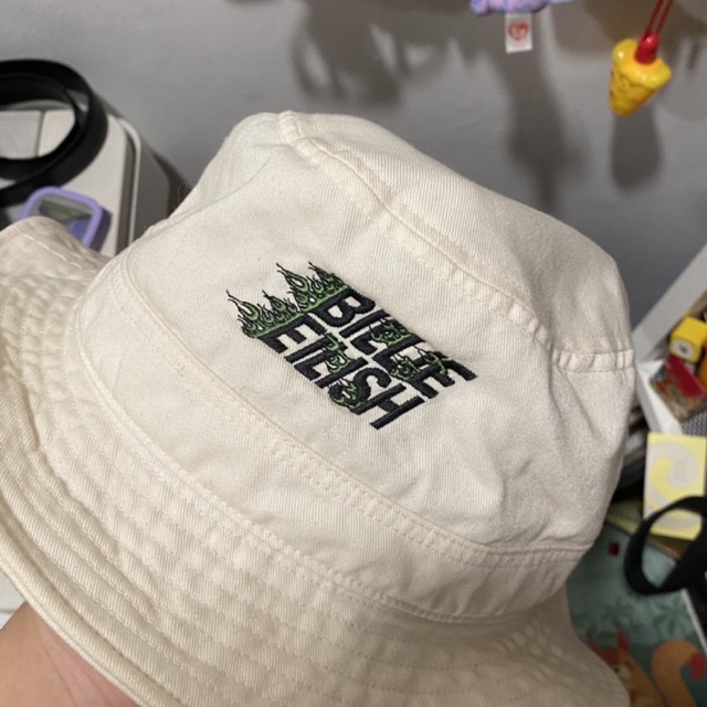 UNIQLO BILLIE EILISH BUCKET HAT ALLSIZE WHITE PRELOVED