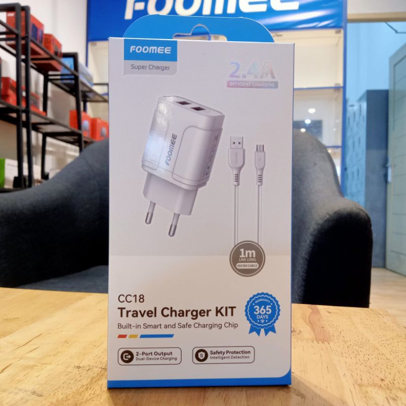 Foomee Travel charger white