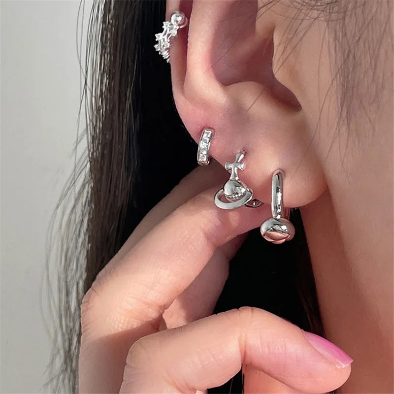 Anting Salib Saturnus Wanita Retro Trendi Cross Planet Earrings Drop Earrings Vintage INS Style Wanita Anting Logam Anting Pesta Anting Gesper Perhiasan Aksesoris Unik