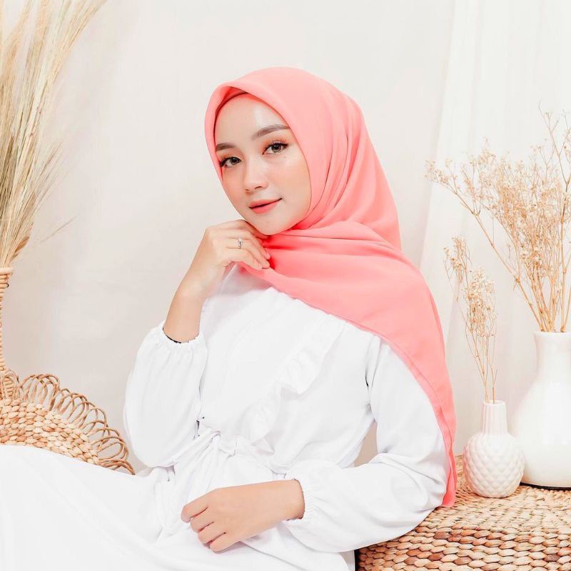 Bella Square Premium Polycotton 115 x 115 Jahit Neci Rapi / Hijab Segi Empat Termurah / Kerudung Polos