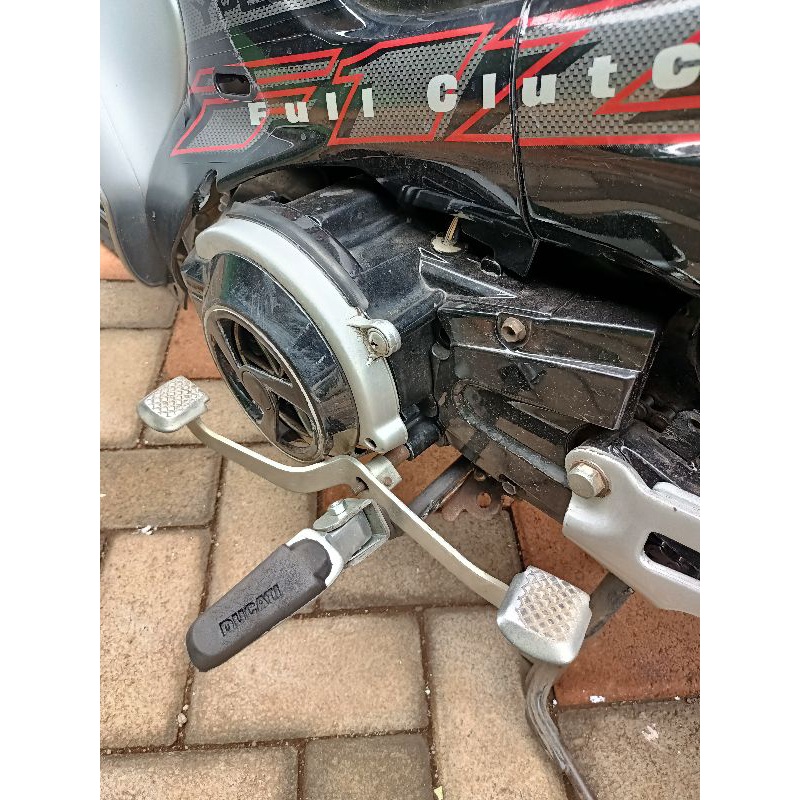 Besi FOOTSTEP BESI DEPAN YAMAHA FIZR SET KARET DUCATI/POOTSTEP DUCATI PNP YAMAHA FIZR/POWER POOTSTEP