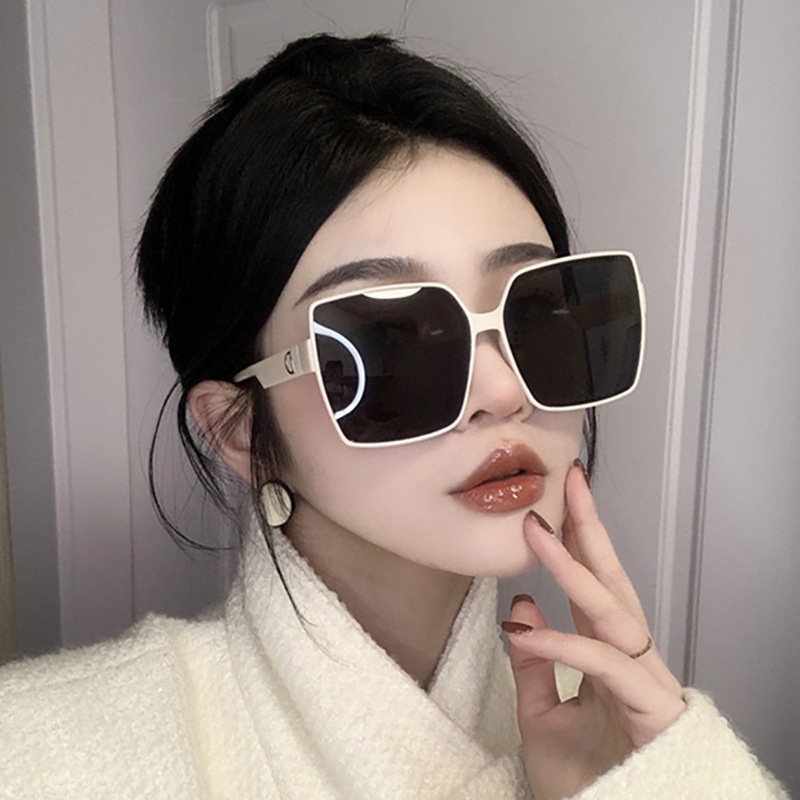 Korean vintage ins Bingkai Besar square fashionable sunglasses