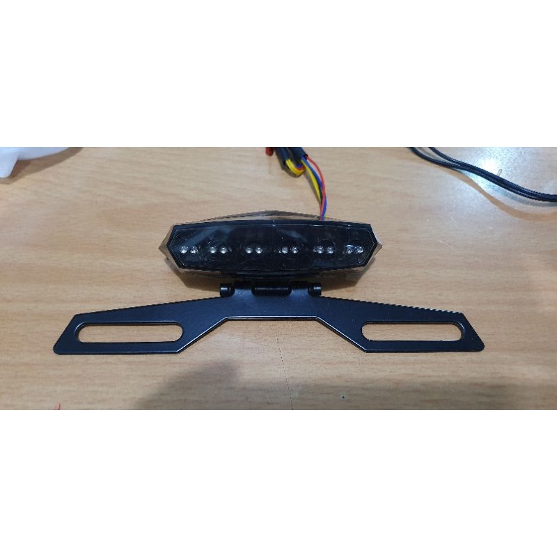 Lampu stop + sen plus dudukan plat nomor