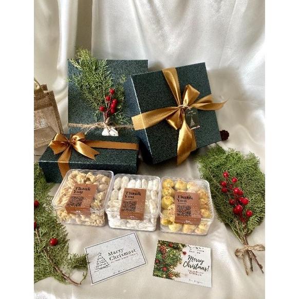 

HAMPERS PREMIUM CHRISTMAS PARCEL NATAL HAMPERS KUE TAS GONI HR646541T