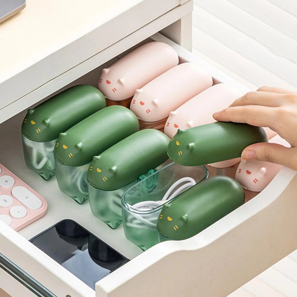 Hot Sale/Kotak Penyimpanan Kabel Data Kartun Lucu Compact Charging Cable Box Portable Phone Charger Organizer Desktop Kotak Penyimpanan Gadget Tahan Debu Pembatas Laci Rumah Hemat Ruang