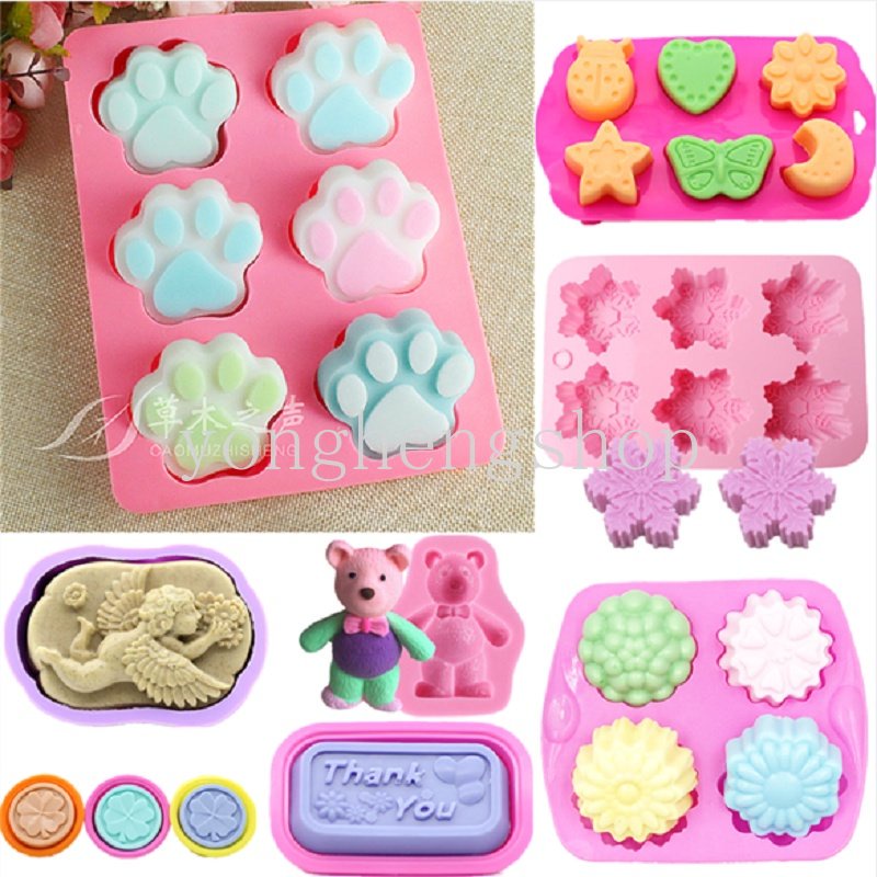 Cetakan Kue / Permen / Cokelat / Lilin / Sabun Aneka Bentuk Bahan Silikon Untuk Aksesoris Dapur DIY