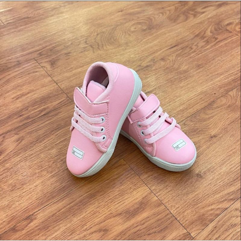 sneakers anak perempuan