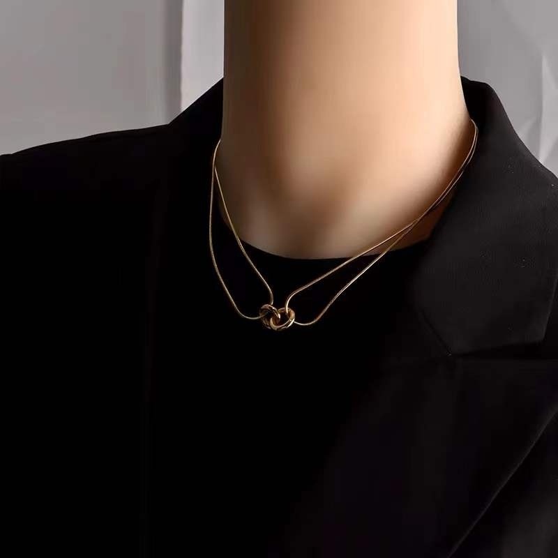 Kalung Rantai Klavikula Bahan Stainless Steel Model Tulang Ular Untuk Wanita