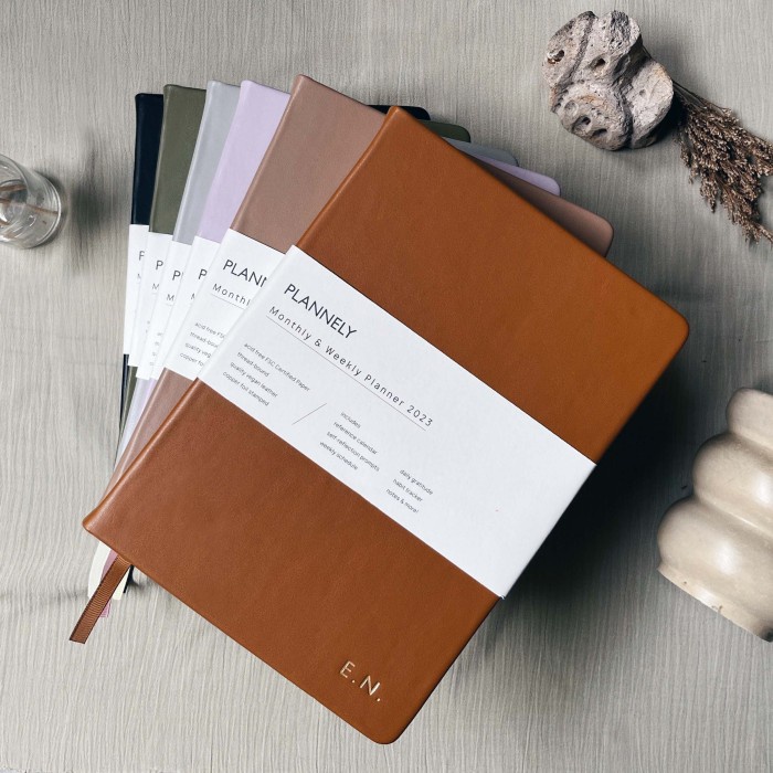 

Best Seller Plannely Weekly & Monthly Planner 2023