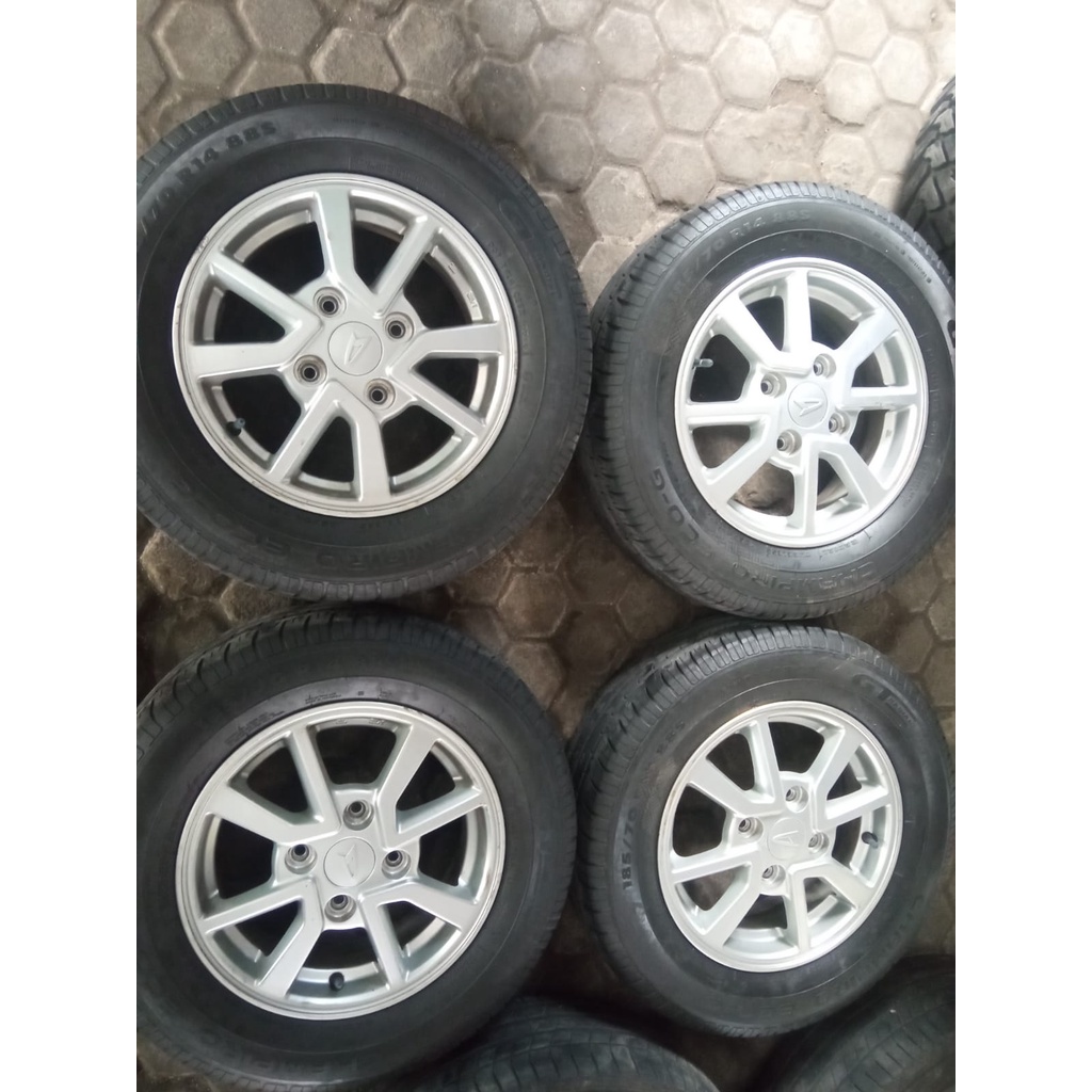 Velg Mobil Bekas Ring 14 Lubang 4 REP XENIA R14X5 H4X114,3 ET45 BAN 185 70 R14