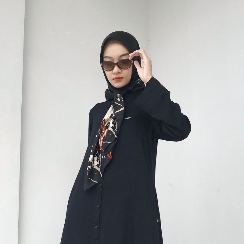 sunglasses kacamata hitam trendy elegan wanita women 2,5 NVG essilor group
