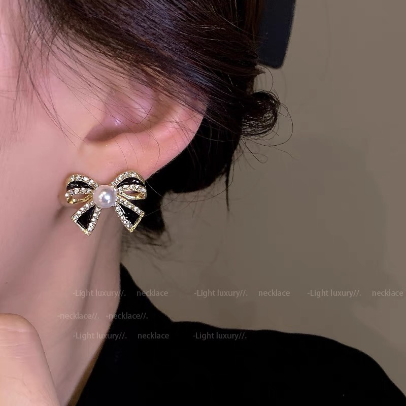 Anting Hitam Retro Hati Indah Square Pearl Stud Earrings2023Aksesoris Fashion Wanita Baru