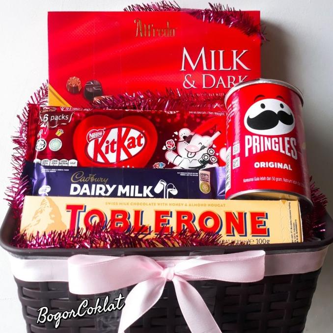

Spesial Valentine Day Parcel Coklat Valentine 270K