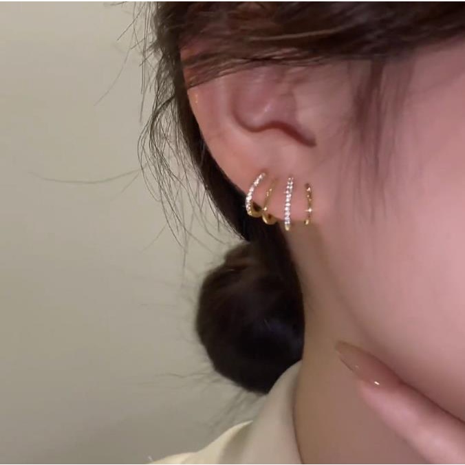 Goldkingdom Aksesoris Perhiasan Fashion Ready Stock Selebrietis Jaring Sederhana Telinga Baris Anting Perempuan Niche Desain Rasa2023Musim Semi Dan Musim Panas Pasang Baru Apa Empat Cakar Pejantan Rasa Senior