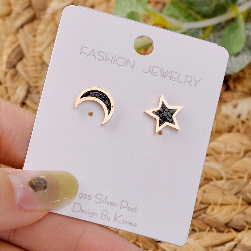 Anting Bentuk Bulan Bintang Asimetris Bahan Titanium Steel Warna Rose Gold Gaya Korea