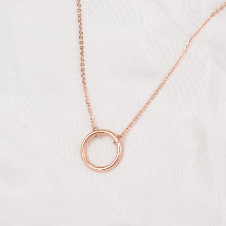 Kalung Rantai Klavikula Pendek Liontin Lingkaran Ganda Bahan Titanium Steel 316L 18K Rose Gold Anti Pudar