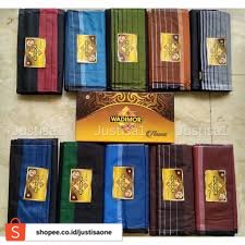 Sarung Tenun WADIMOR Kain Premium Eksklusif Motif Hitam Putih Polos Warna Souvenir Sovenir Hadiah Grosir Lebaran Sunatan Hajatan Bingkisan Hampers Sopenir Pria Dewasa Cowok Bahan Khitanan Kitanan Pesantren Panti Asuhan Mesjid Masjid Madrasah Solat Salat