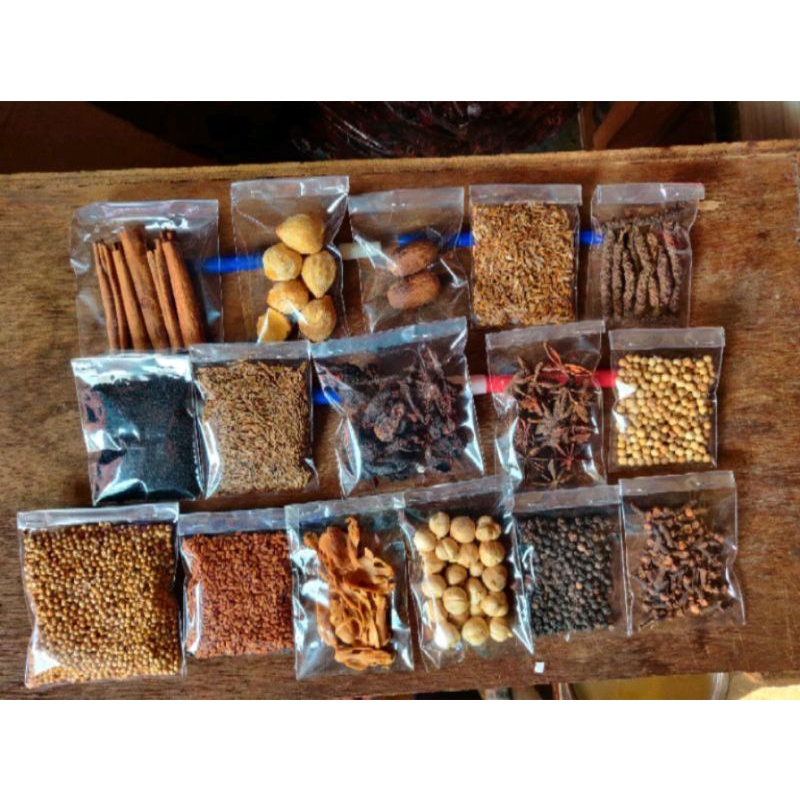 

kayu manis, kapulaga, kas kas, bunga lawang, tumbar, lada hitam, lada putih, kemiri, cengkeh, adas manis, kapulaga, cabe jawa, kayu masoyi, kapol india, biji selasih, abatusauda, kelabet, biji pala, geganti