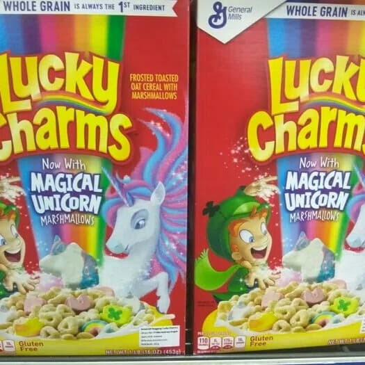 

Lucky Charms Cereal box 326gr