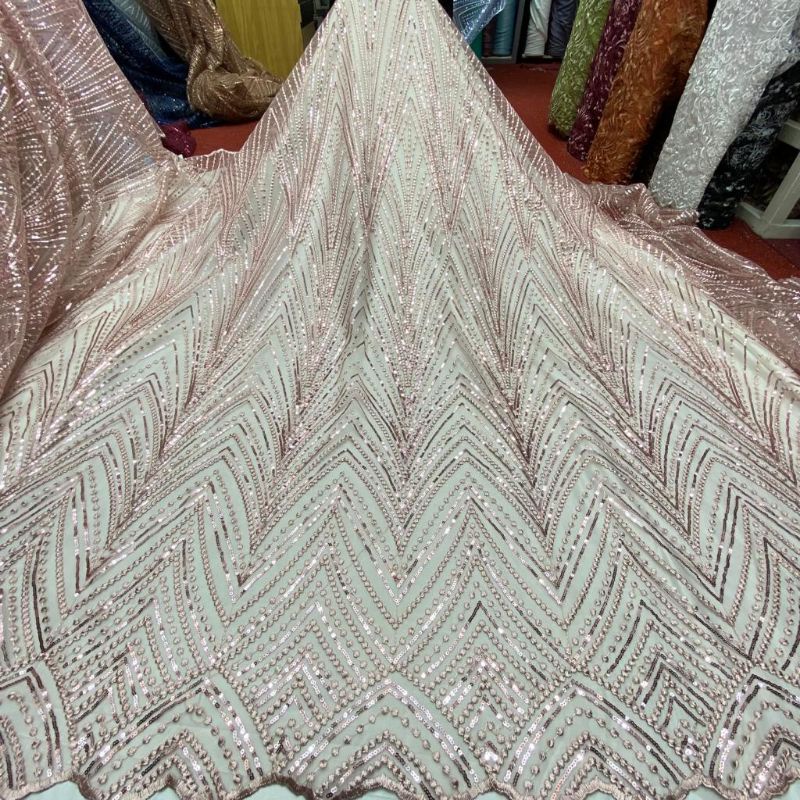 Tile Payet mutiara, Bahan kebaya Brokat swaroski payet