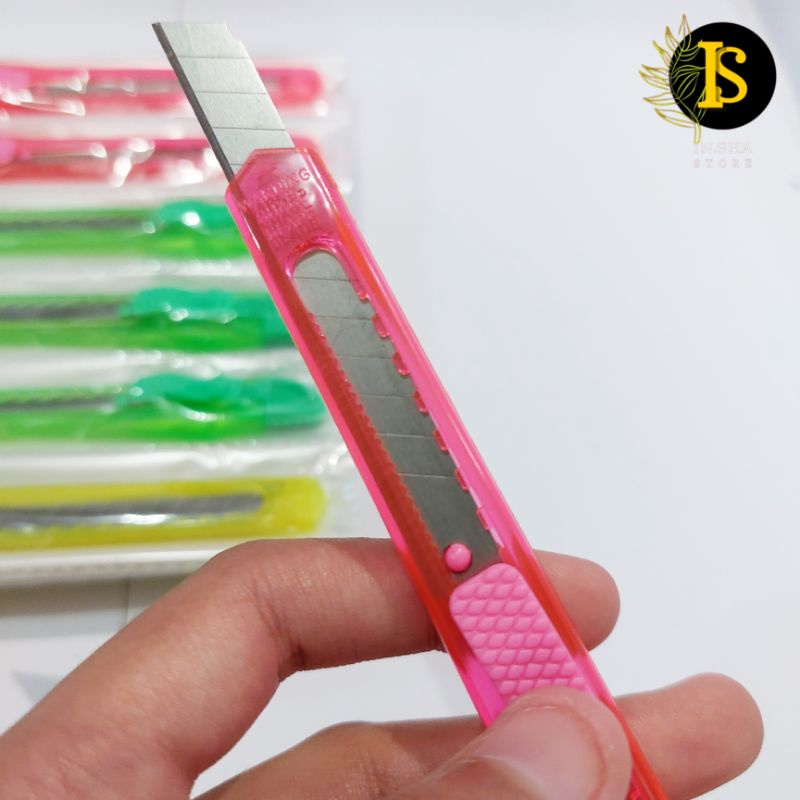 

CUTTER TRANSPARAN MINI WARNA WARNI / PISAU CUTTER PEMOTONG