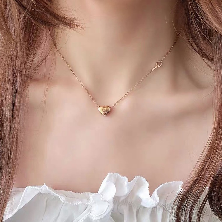 Kalung Desain Tulisan Love Untuk Wanita | Kalung Rantai Rose Gold 18k Untuk Wanita | Perhiasan Bahan Stainless Steel | Aksesoris Bahan Titanium Steel | Anting Hypoallergenic Tahan Air Tidak Pudar Untuk Hadiah Ulang Tahun