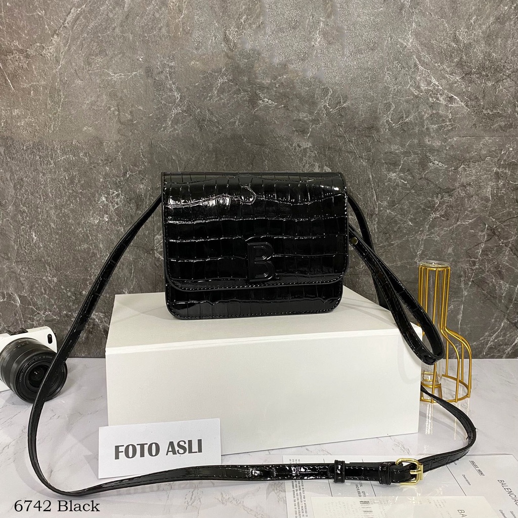 BLCG Embossed Croc B Crossbody Bag 6742 (FreeKantongKain+Bubble Wrap)