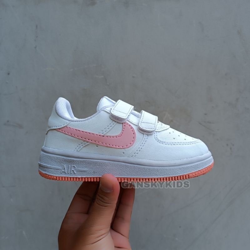 SEPATU NIKE ANAK SEPATU ANAK PEREMPUAN SNEAKERS ANAK PREMIUM HIGH QUALITY SEPATU NIKE AIR FORCE 1 ANAK WHITE PEACH