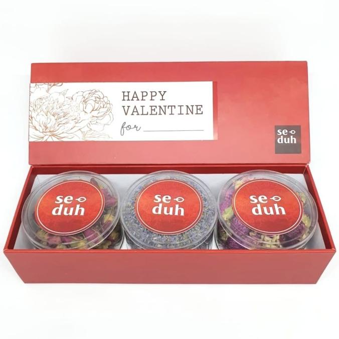

Spesial Valentine Day Valentine Flower Hamper Gift Set A - Seduh Tisane
