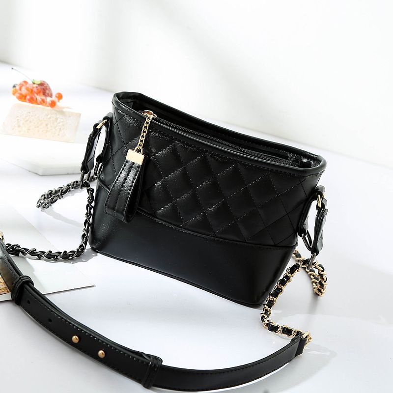 Tas Wanita Selempang Bahu cantik FT64 Kulit hitam cantik elegan rantai 19 x 7.5 x 13 cm