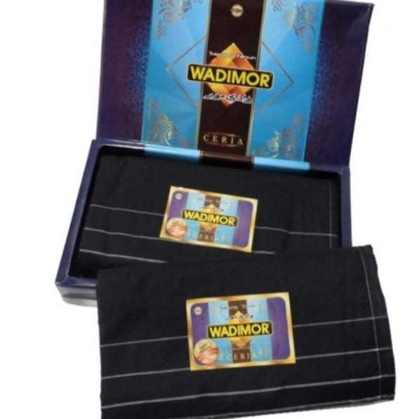 kain sarung pria Wadimor Hitam Polos Tumpal Pakaian Muslim kain Sarung