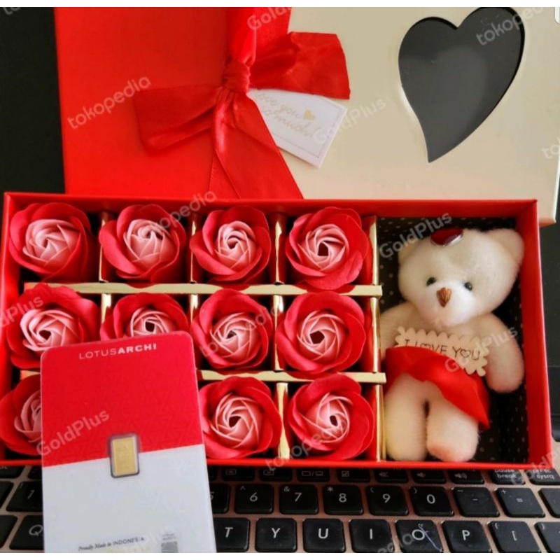 hadiah ultah istri lotus archie