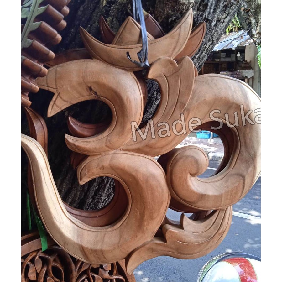 Ukiran panil kayu Om Kara 40cm kerajinan Hiasan dinding dekorasi handmade Bali