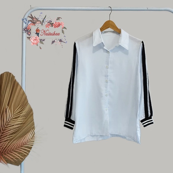 KEMEJA RIBS FORMAL TRENDY WANITA WARNA PUTIH LIST HITAM LENGAN PANJANG BAHAN WOLLYCREPE LENGAN KARET TOP WANITA FULL KANCING BUSUI FRIENDLY