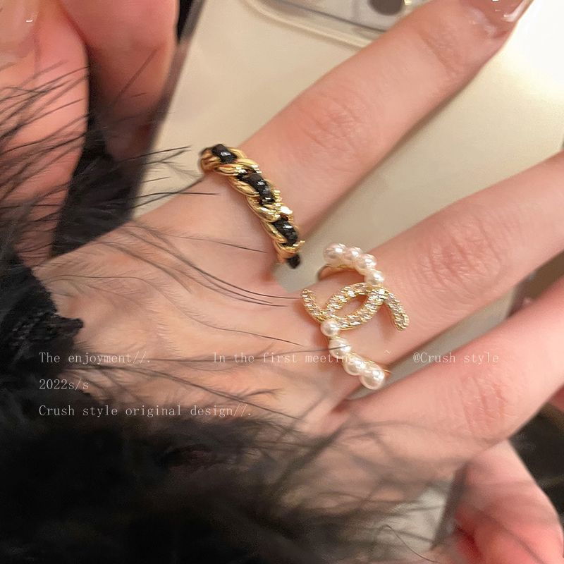 Cincin Model Terbuka Bahan Kulit Mutiara Fashion Untuk Wanita