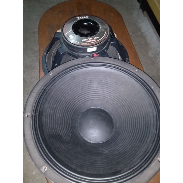 speaker 18inc merk Tum ori