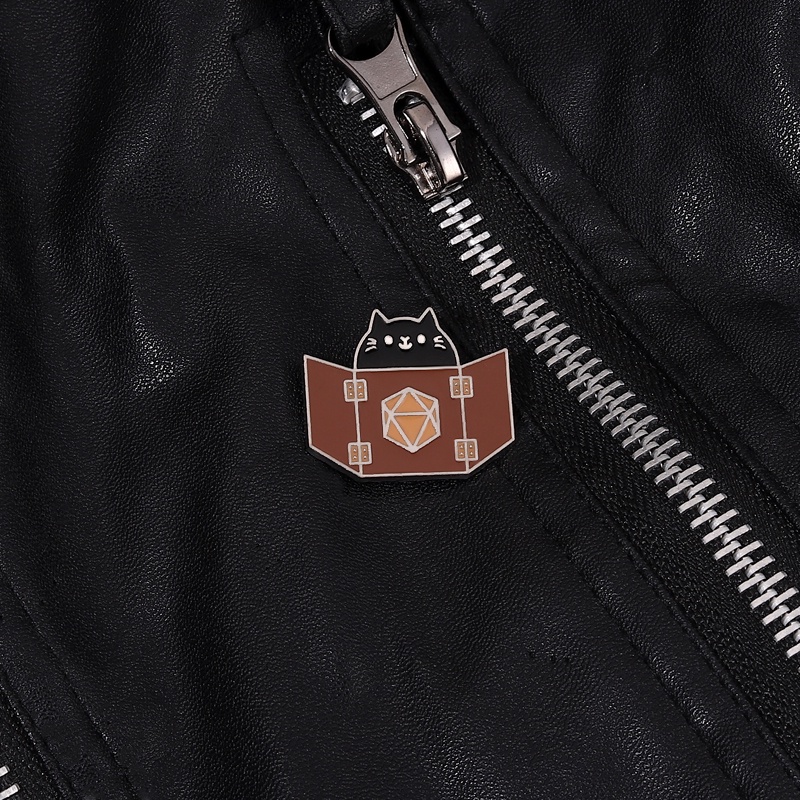 Dungeon Cat Lapel Pin Hewan Lucu Bros Hadiah Untuk Teman Kostum Aksesoris Perhiasan Enamel