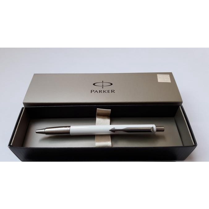 

Pen Parker Vector Standard White Ballpoint