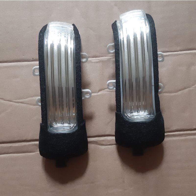 lampu sein spion mobil luxio rush terios 2015 - 2017