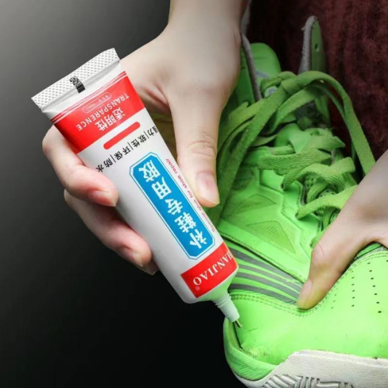 

LEM SEPATU TAHAN AIR SUPER KUAT 50ML TANPA BEKAS DAN TIDAK BAU